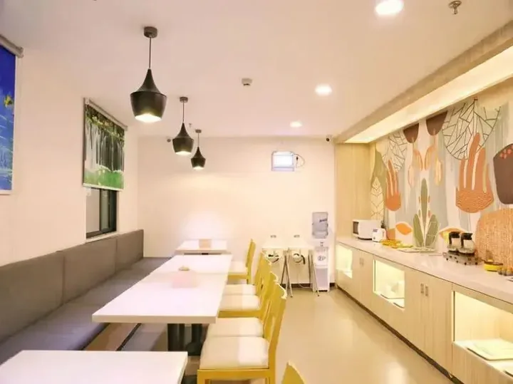 Чжухай: Hanting Hotel Zhuhai Qinglv Zhong Road