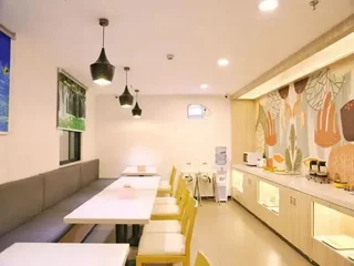 Чжухай: Hanting Hotel Zhuhai Qinglv Zhong Road