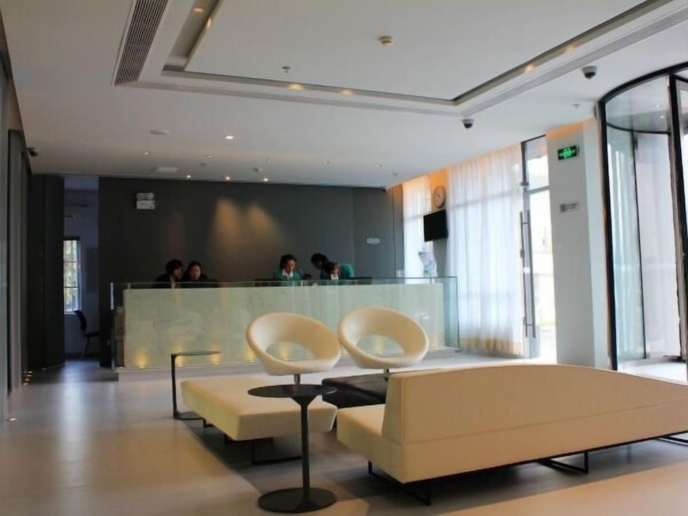 Jinjiang Inn Xiangzhou Inter-city Bus Station Hotel — фото 1