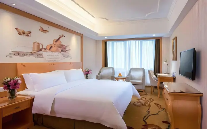 Шэньчжэнь: Vienna hotel Shenzhen Dongmen Old Street