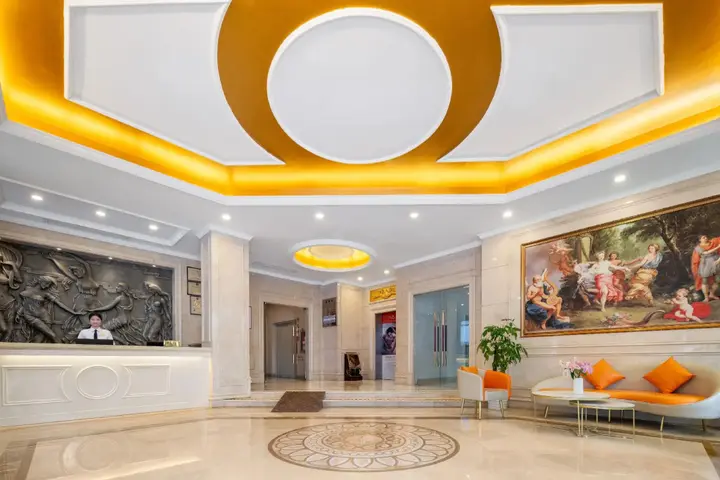 Шэньчжэнь: Vienna hotel Shenzhen Dongmen Old Street