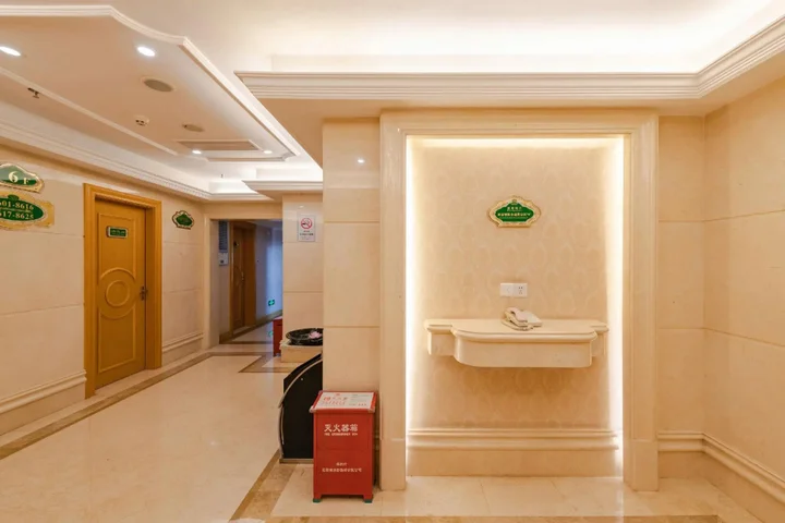 Шэньчжэнь: Vienna hotel Shenzhen Dongmen Old Street