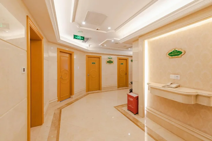 Шэньчжэнь: Vienna hotel Shenzhen Dongmen Old Street