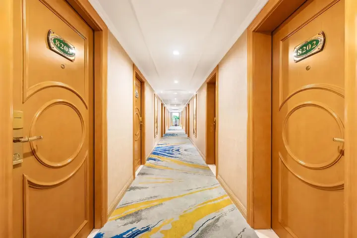 Шэньчжэнь: Vienna hotel Shenzhen Dongmen Old Street