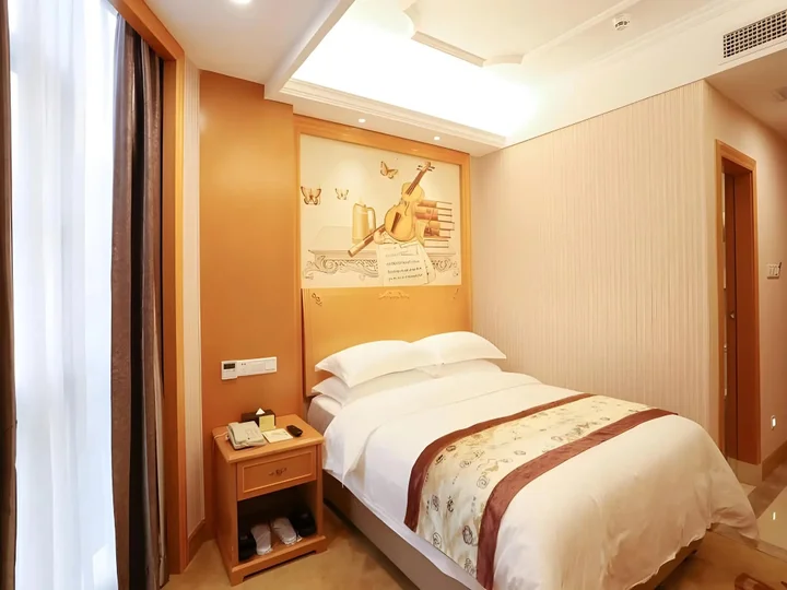 Шэньчжэнь: Vienna hotel Shenzhen Dongmen Old Street