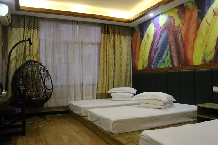 Чжанцзяцзе: Yishan Inn