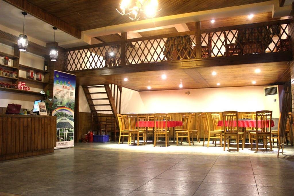 Чжанцзяцзе: Yishan Inn