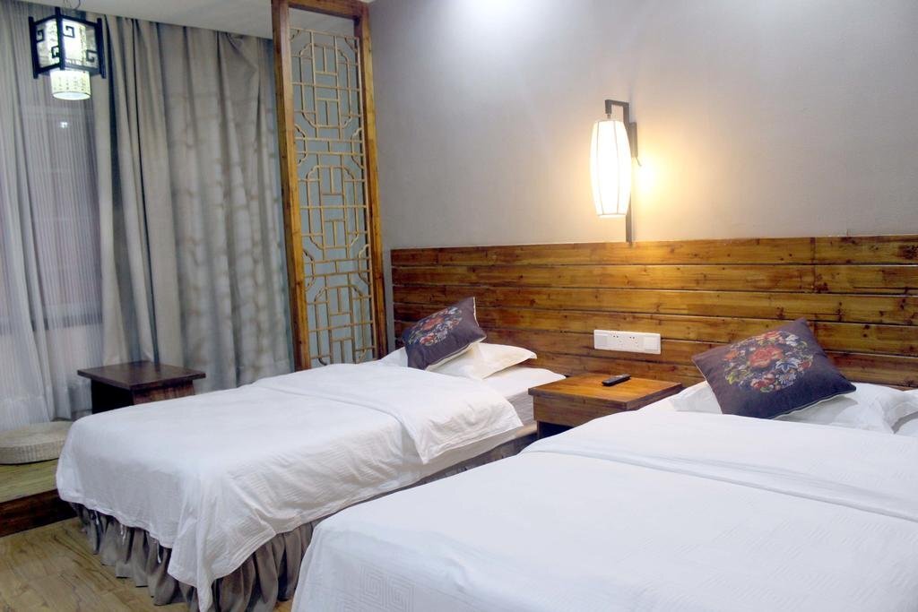 Чжанцзяцзе: Yishan Inn