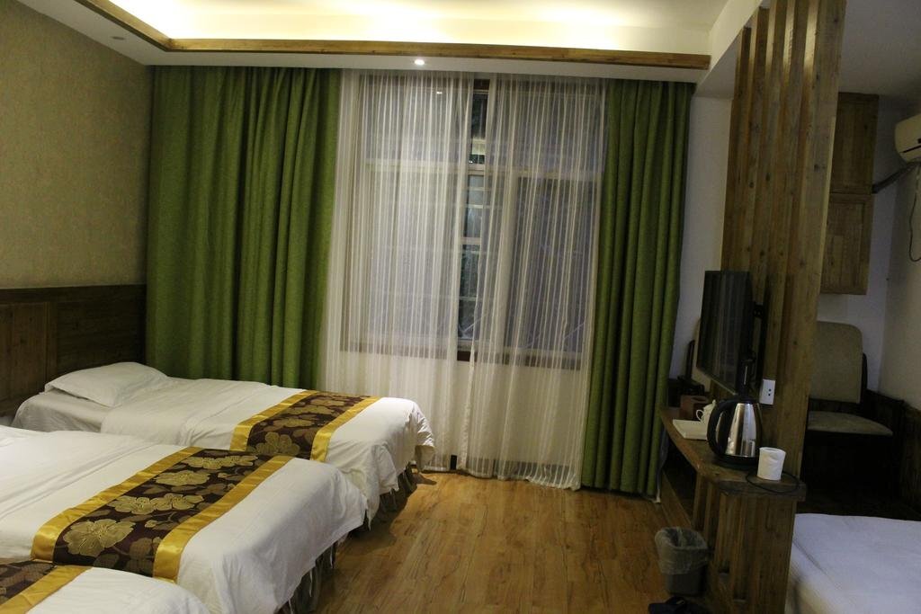 Чжанцзяцзе: Yishan Inn