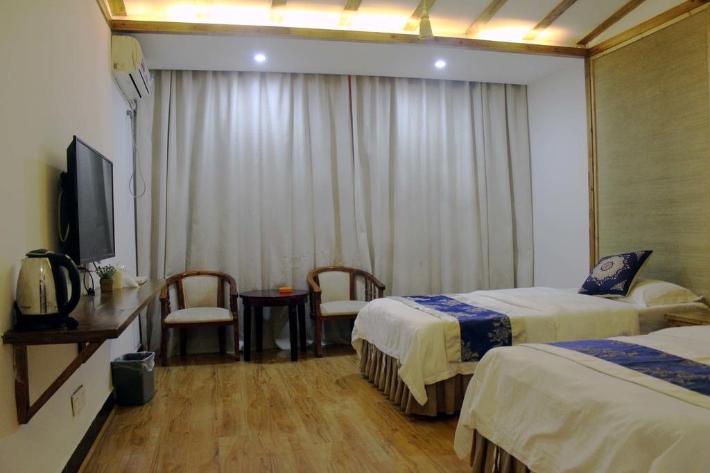 Чжанцзяцзе: Yishan Inn