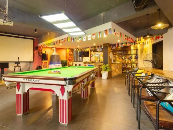 Чжанцзяцзе: Comma Travel International Youth Hotel