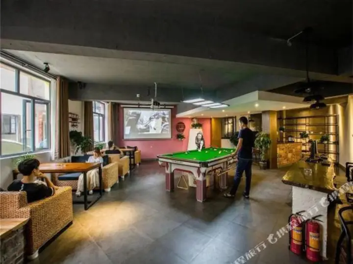 Чжанцзяцзе: Comma Travel International Youth Hotel
