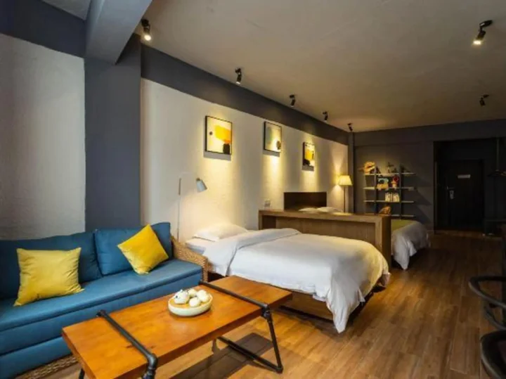 Чжанцзяцзе: Comma Travel International Youth Hotel