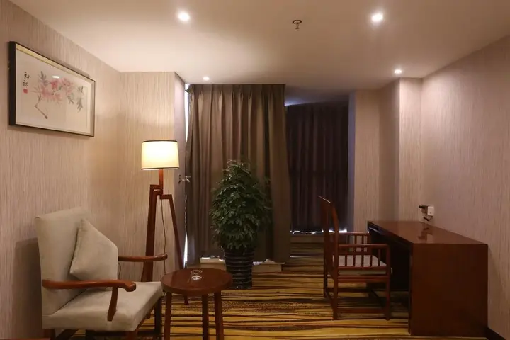 Чэнду: Mingshan Hotel