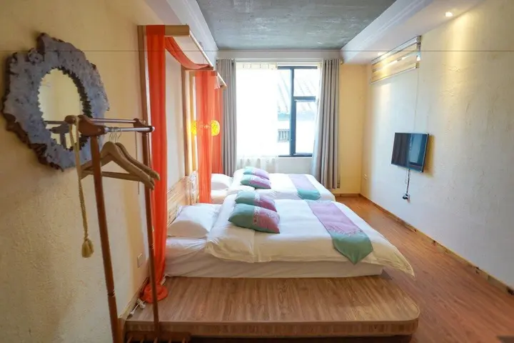 Дали: Dali Libai Holiday Inn