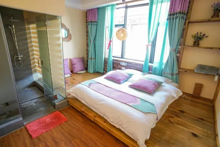 Дали: Dali Libai Holiday Inn