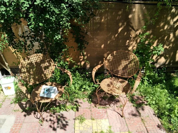 Синин: Rose Garden Theme Youth Hostel