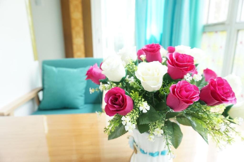 Синин: Rose Garden Theme Youth Hostel