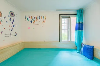 Синин: Rose Garden Theme Youth Hostel