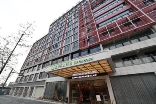 Чэнду: Eiffel Hotel