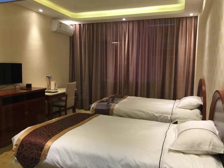 Куньмин: Bai Nian Sheng Shi Hotel