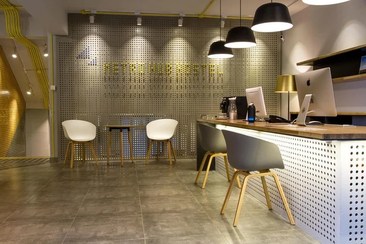 Далянь: Metro Hub Hostel