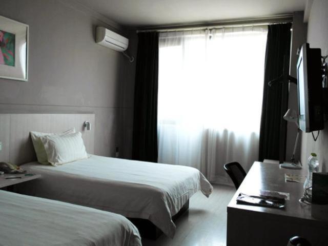 Чжэньцзян: Jingjiang Inn Jurong Renmin Road
