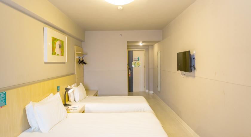 Циньхуандао: Jinjiang Inn Qinhuangdao Yingbin Road
