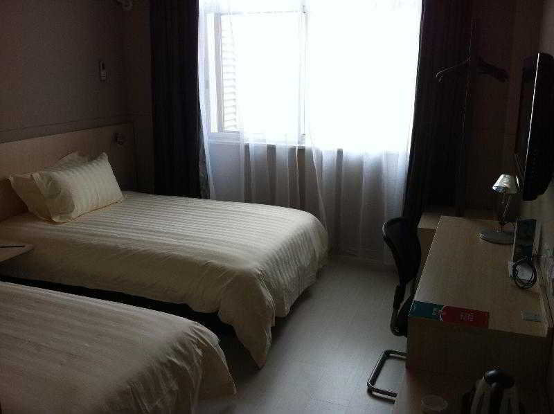 Наньтун: Jinjiang Inn Nantong Jiafang Cheng Qiche Zhan Jiudian