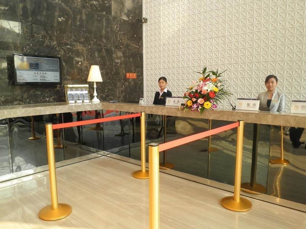 Ухань: Metropolo, Wuhan, Wanda Plaza-Wuhan Sports Center
