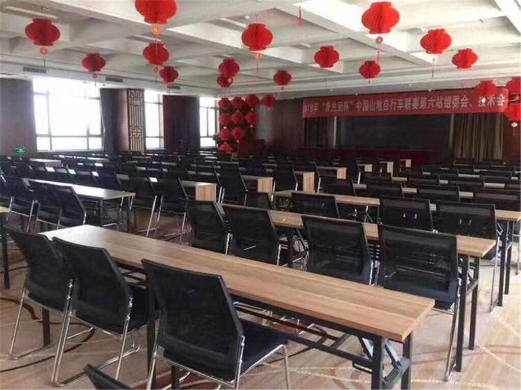 Циньхуандао: Lavande Hotels Qinhuangdao Railway Station