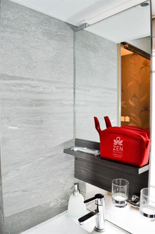 Гонконг: ZEN Rooms Lee Garden Road