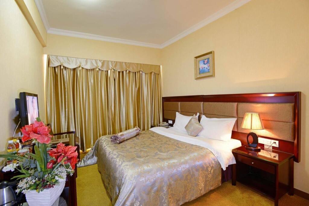 Гуанчжоу: Hejing Hotel