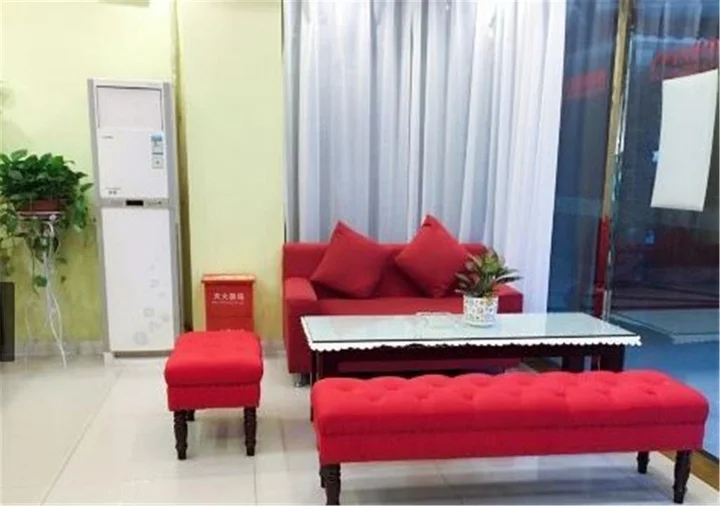 Чунцин: Home Inn Chongqing Wanzhou Gaosuntang Shixian Road Branch