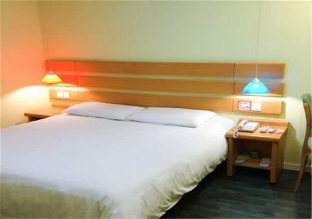Чунцин: Home Inn Chongqing Wanzhou Gaosuntang Shixian Road Branch