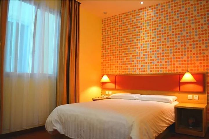 Чунцин: Home Inn Chongqing Kaixian Coach Terminal