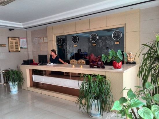 Вэйнань: Junyue Business Hotel