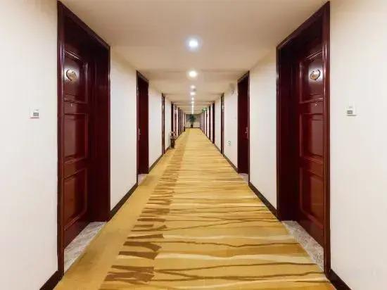 Шицзуйшань: Jinhu Hotel