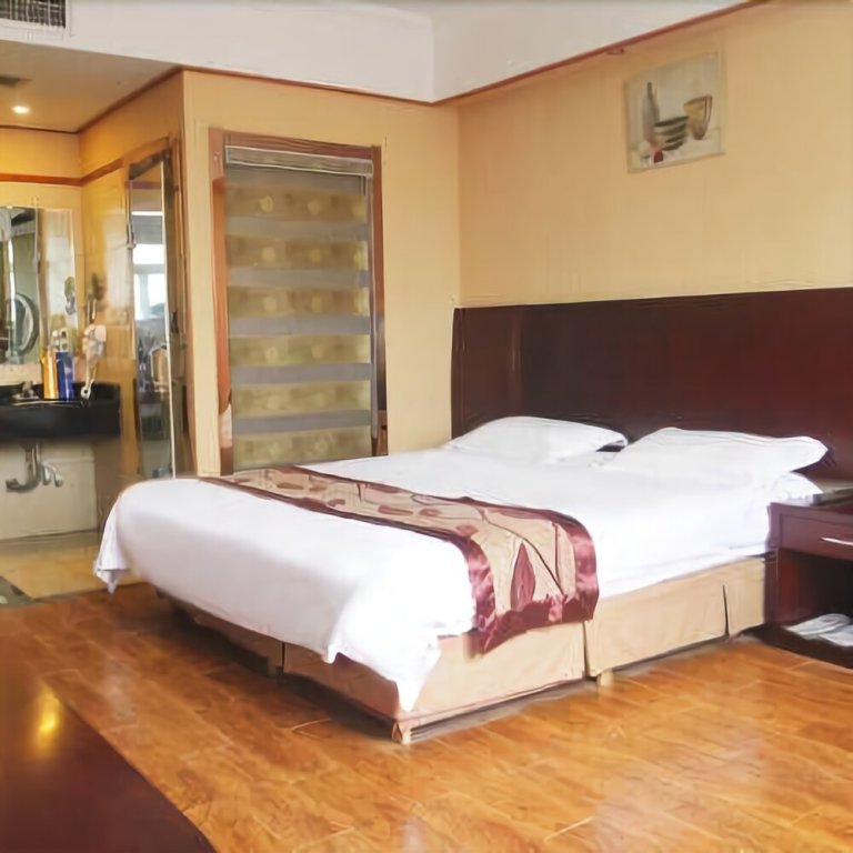 Шанграо: Yulong Hotel