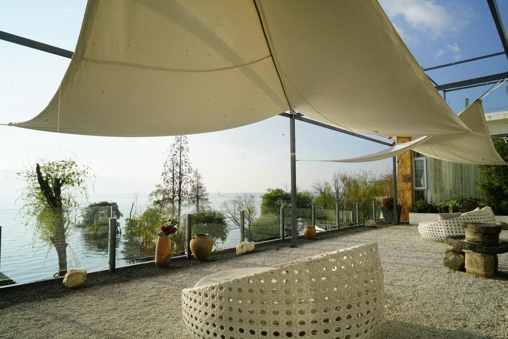 Дали: Shiyue Holiday Hotel