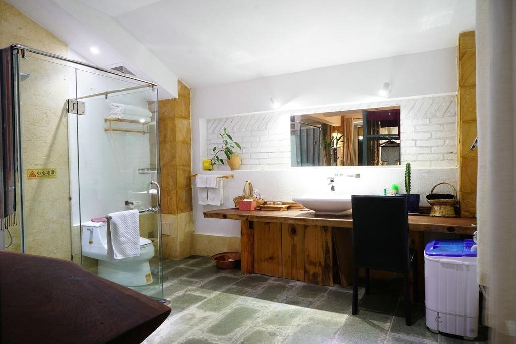 Дали: Shiyue Holiday Hotel