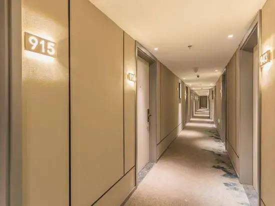 Далянь: Home Inn Selected (Dalian Central Hospital, Chunliu Metro Station, Airport)