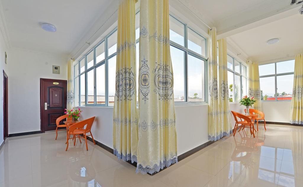 Лицзян: Lijiang Airport Yijia Hotel
