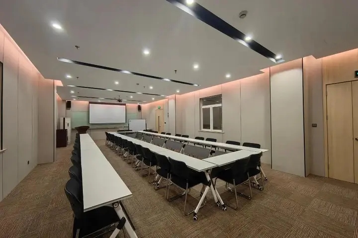 Шанхай: Home Inn Plus Shanghai Chifeng Road Metro Station