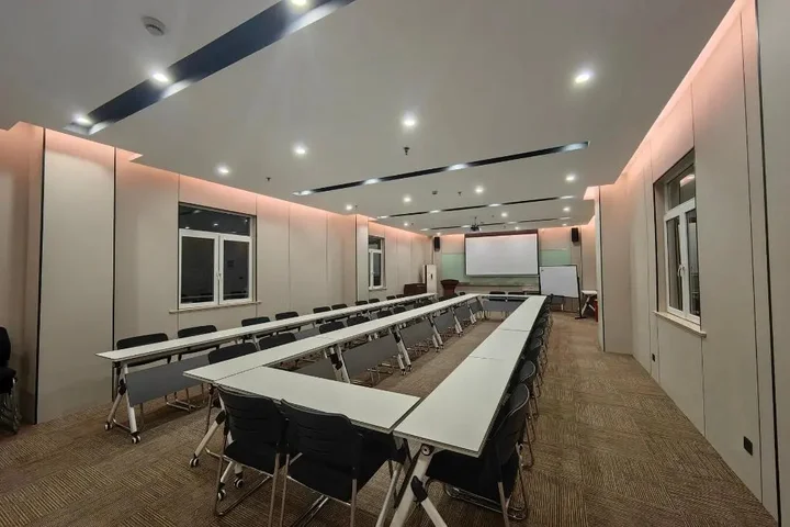 Шанхай: Home Inn Plus Shanghai Chifeng Road Metro Station
