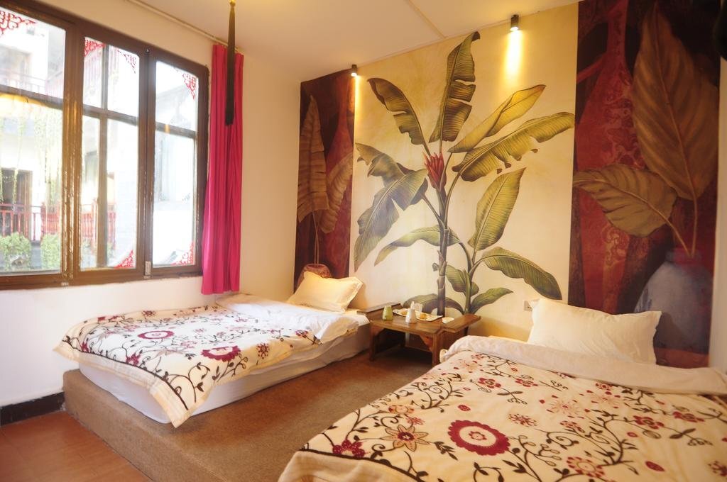 Лицзян: Warm Flowers Guesthouse Shiyizhong Branch