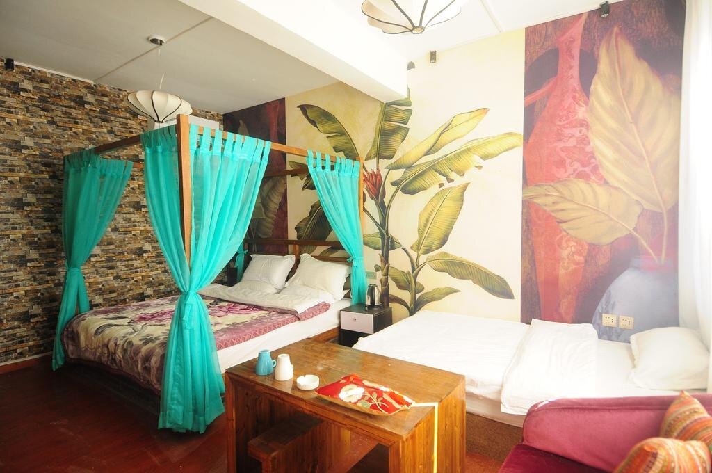 Лицзян: Warm Flowers Guesthouse Shiyizhong Branch