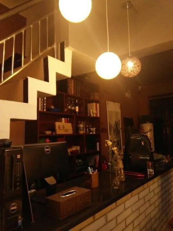 Кайфын: Alley Youth Hostel