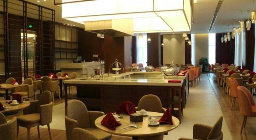 Иньчуань: Ruijing New Hualian Hotel