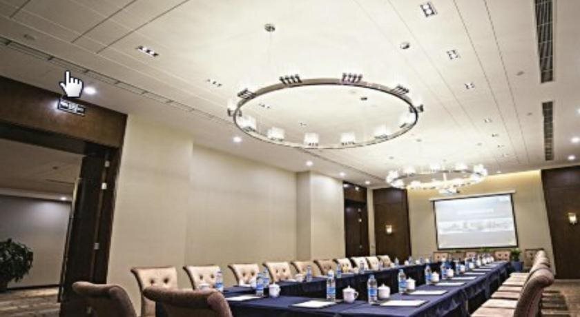 Иньчуань: Ruijing New Hualian Hotel
